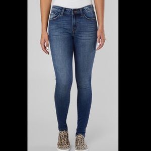 Signature Mid-Rise Skinny Stretch Jean
